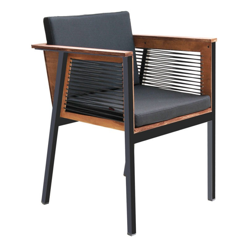 Metallsessel mit handgeflochtenem Kordel-Detail – P633