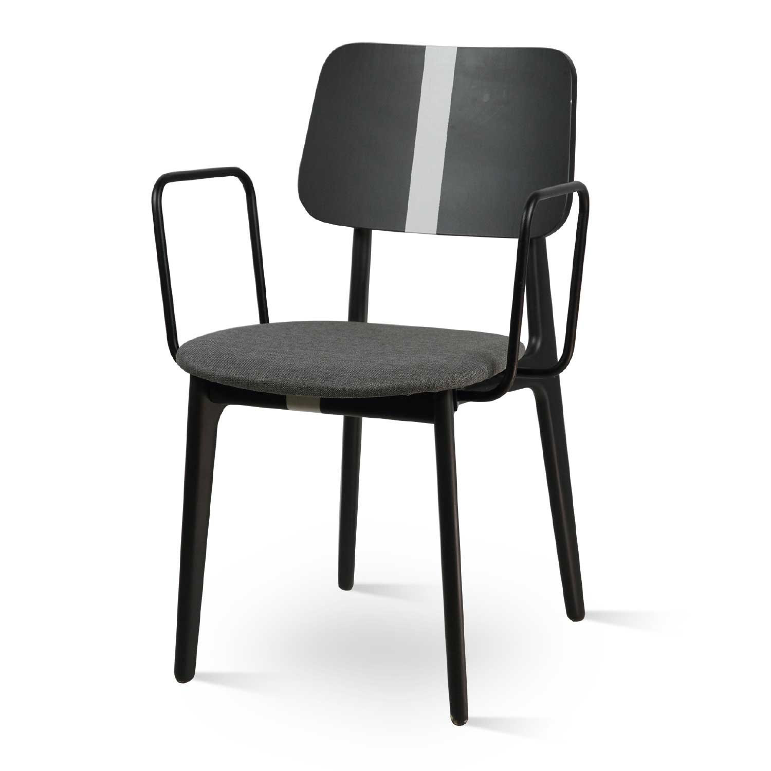 Holzsessel mit Metallarmlehnen - P159